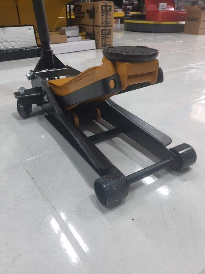 3 Ton Alçak Şase Oto Kaldırma Krikosu MGK0507