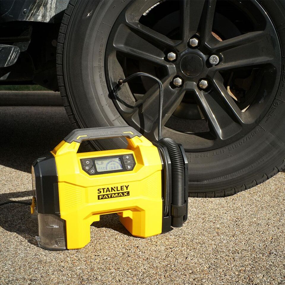 STANLEY SXVI02001 12V/18V 160 PSI Dijital Göstergeli Lastik&Yatak Şişirme+Araç Süpürgesi (Akü Dahil Değildir) SXVI02001