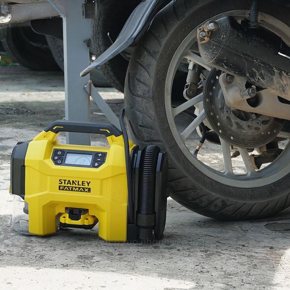 STANLEY SXVI02001 12V/18V 160 PSI Dijital Göstergeli Lastik&Yatak Şişirme+Araç Süpürgesi (Akü Dahil Değildir) SXVI02001
