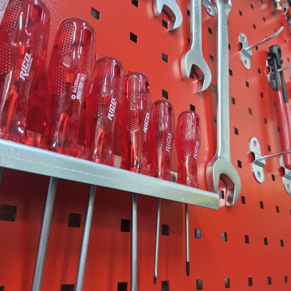 90 cm Metal Askı Panosu ve Kanca + Tornavidalık + Anahtarlık Seti